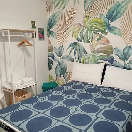 בית הארחה Private Near Old Town And Center La Pieza 4*