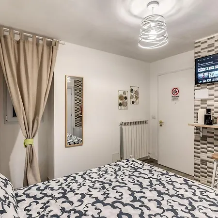 Private Near Old Town And Center La Pieza 3* 巴里