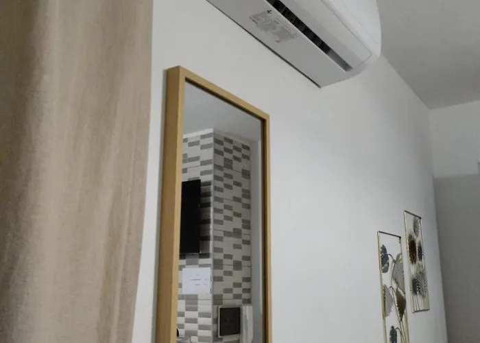 Πανσιόν Private Room Near Bari Old Town And Center La Pieza 4*